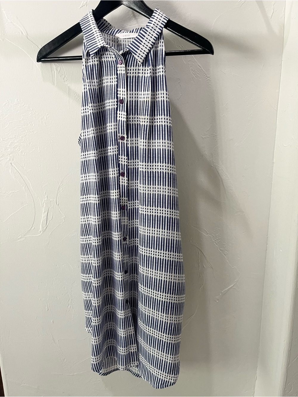 LUSH Sleeveless Button-Front Plaid Shift Dress in Navy & White with pockets